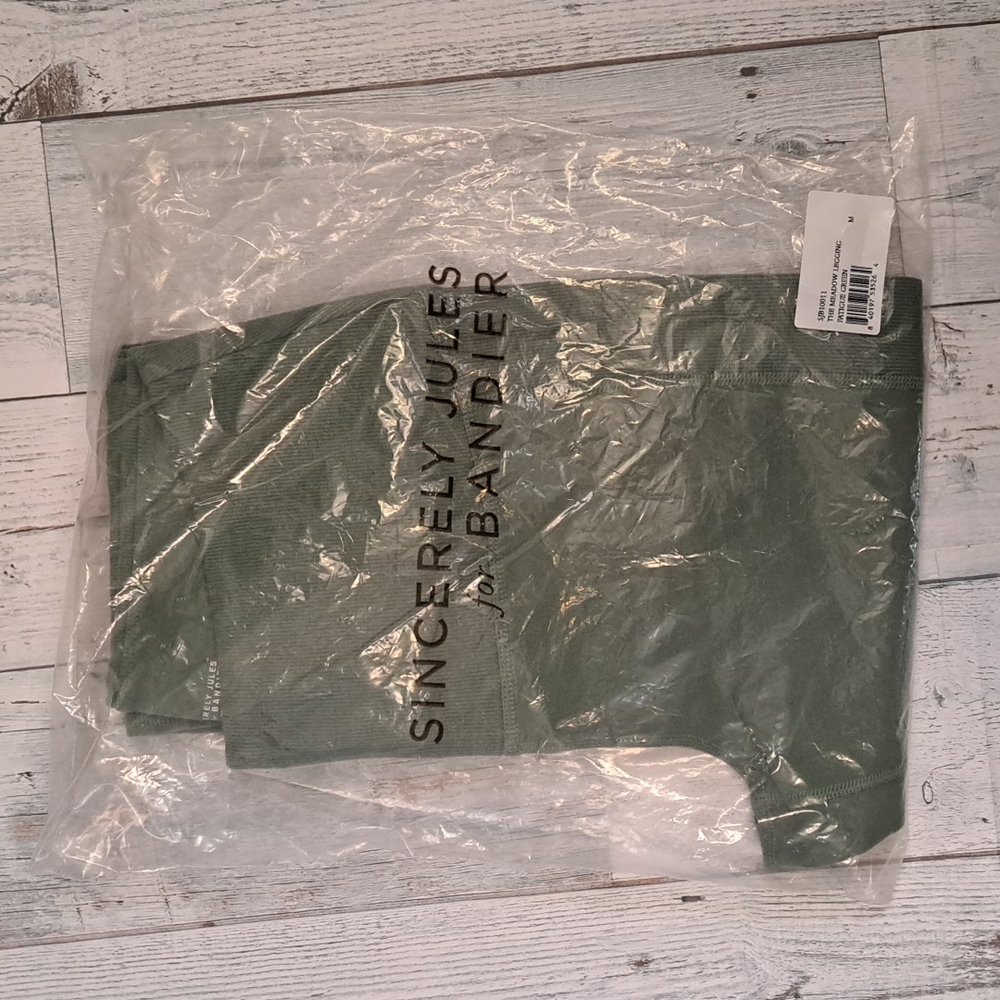 Bandier x Sincerely Jules The Meadow Legging in Fatigue Green - Picture 7 of 12